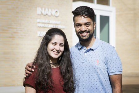 Fabiane Franco and Priyank Shyam, students at iNANO, Aarhus University. Photo: Ida Marie Jensen, AU Foto.